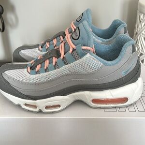 Women’s Nike air max 95s size 8